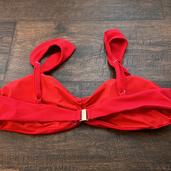 Vestique Bathing Suit - Picture 4 of 4